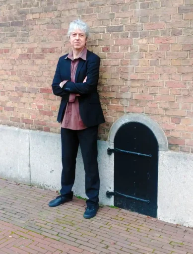 Station 23 author Louis V Louis V